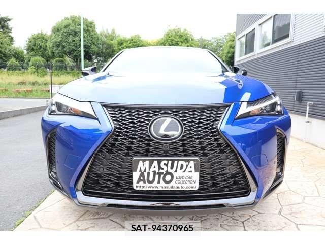 Lexus UX 2023-07 7221186-1