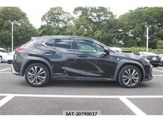 Lexus UX 2019-05 7221178-18