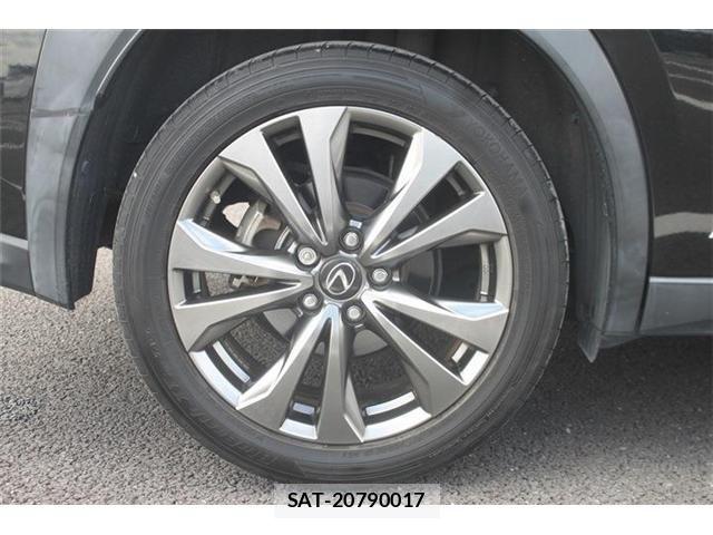Lexus UX 2019-05 7221178-22