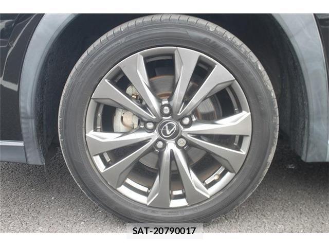 Lexus UX 2019-05 7221178-24