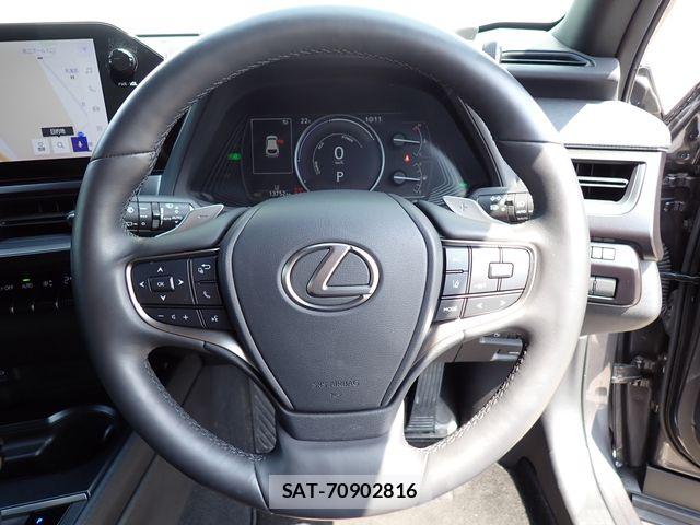 Lexus UX 2023-07 7221187-10
