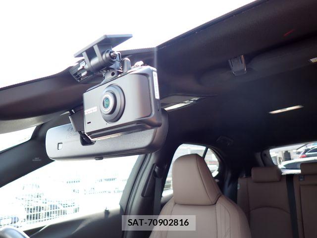 Lexus UX 2023-07 7221187-15