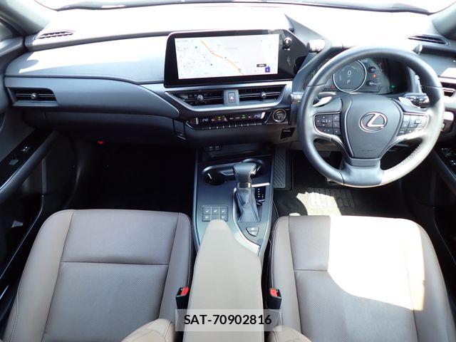 Lexus UX 2023-07 7221187-1