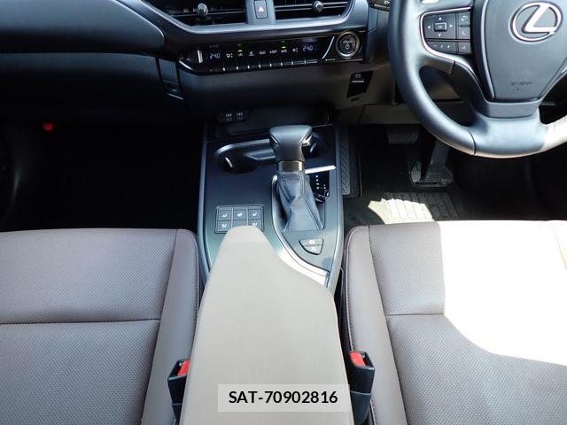 Lexus UX 2023-07 7221187-20