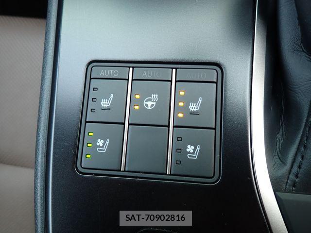 Lexus UX 2023-07 7221187-22