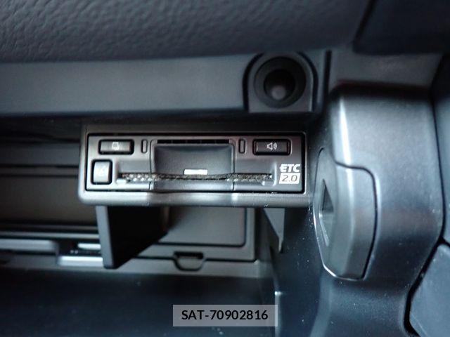 Lexus UX 2023-07 7221187-23