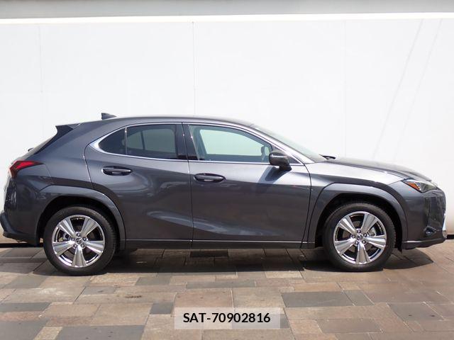 Lexus UX 2023-07 7221187-4