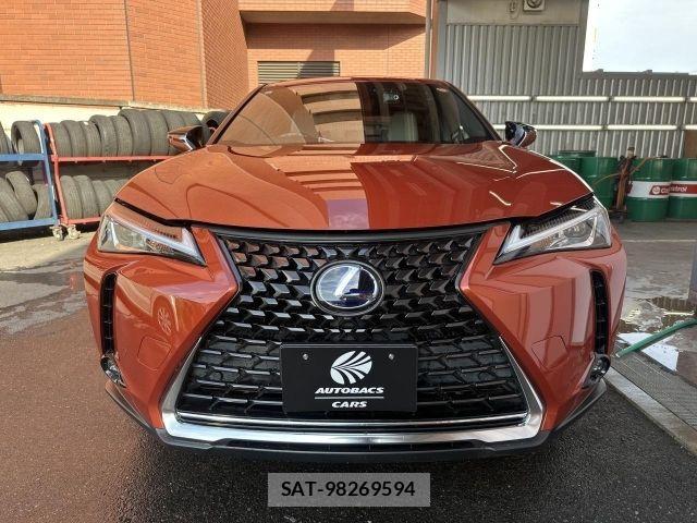 Lexus UX 2021-10 7221184-3