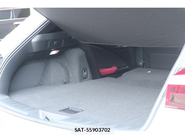 Lexus UX 2023-06 7221189-29
