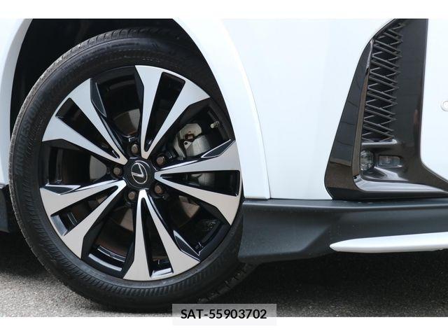 Lexus UX 2023-06 7221189-3
