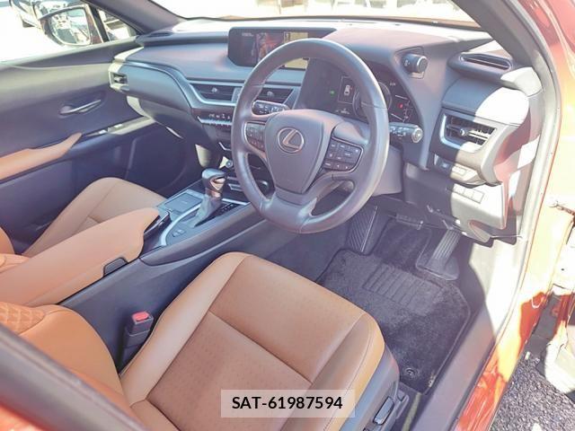 Lexus UX 2019-11 7221179-19