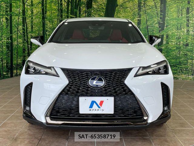 Lexus UX 2019-07 7251380-13