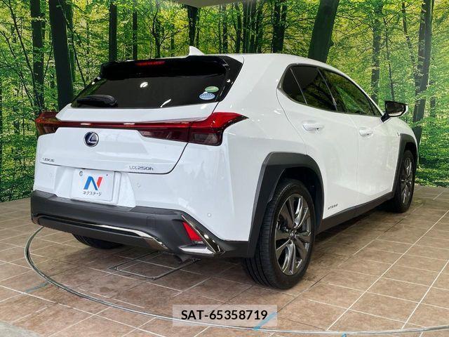 Lexus UX 2019-07 7251380-16