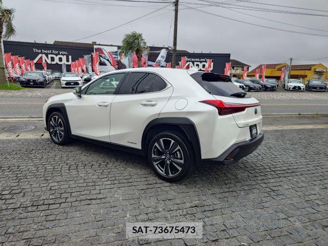 Lexus UX 2022-06 7272252-3