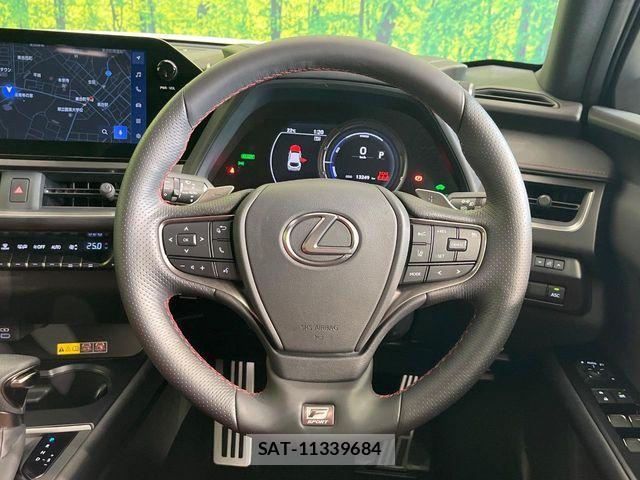 Lexus UX 2023-05 7328120-10