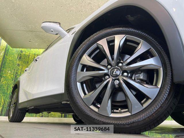Lexus UX 2023-05 7328120-12