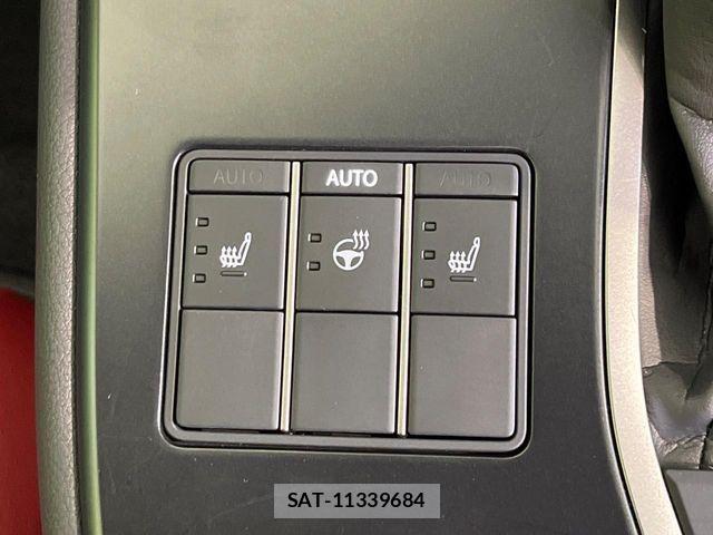 Lexus UX 2023-05 7328120-5