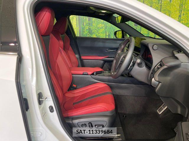 Lexus UX 2023-05 7328120-7