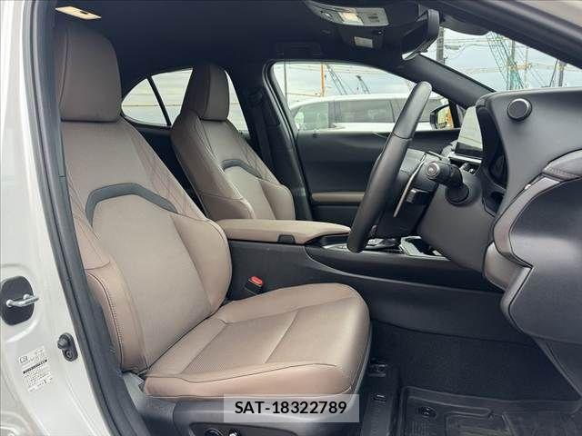 Lexus UX 2023-07 7328127-15
