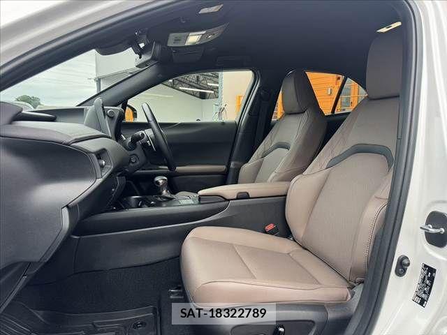 Lexus UX 2023-07 7328127-16