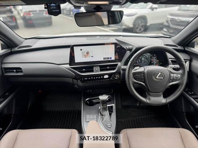 Lexus UX 2023-07 7328127-1