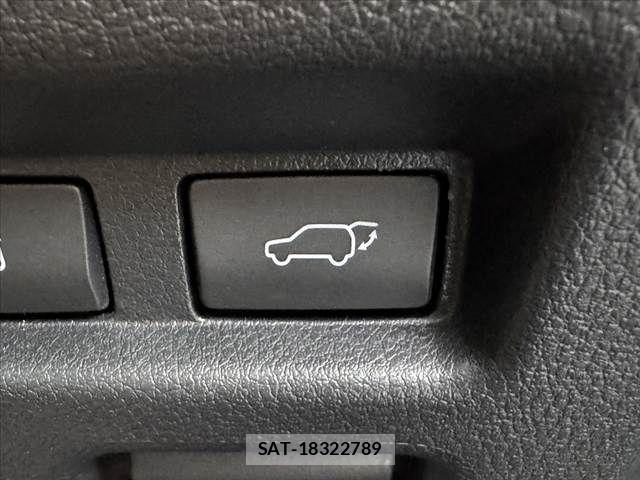 Lexus UX 2023-07 7328127-25