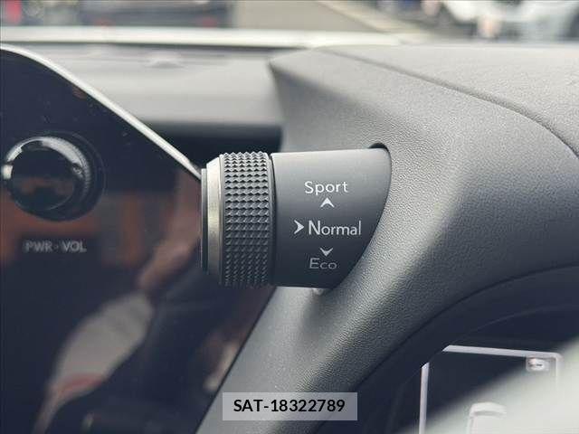 Lexus UX 2023-07 7328127-28