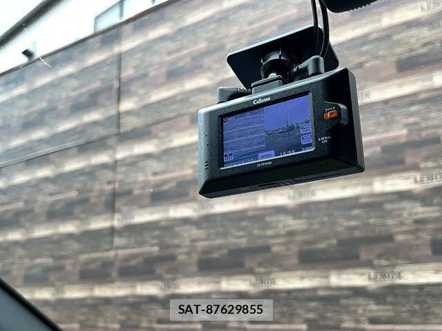 Lexus UX 2019-09 7328128-11