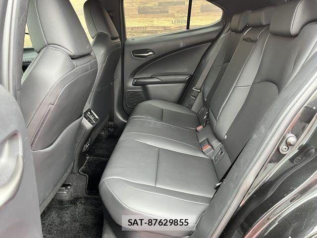 Lexus UX 2019-09 7328128-12