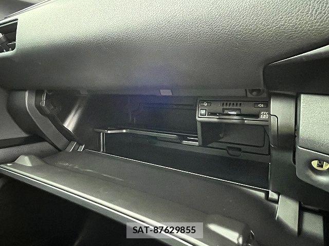 Lexus UX 2019-09 7328128-15