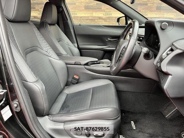 Lexus UX 2019-09 7328128-3