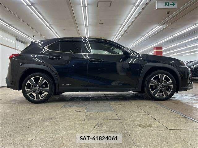 Lexus UX 2019-03 7328133-15
