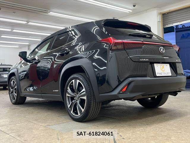 Lexus UX 2019-03 7328133-18