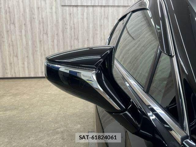 Lexus UX 2019-03 7328133-25