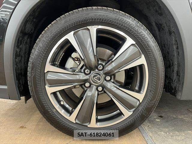 Lexus UX 2019-03 7328133-28