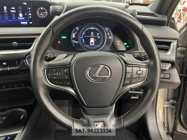 Lexus UX 2021-04 7328131-9