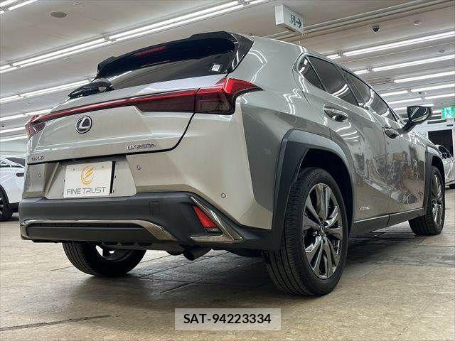 Lexus UX 2021-04 7328131-16