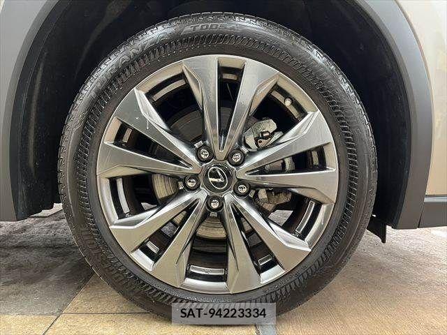 Lexus UX 2021-04 7328131-26