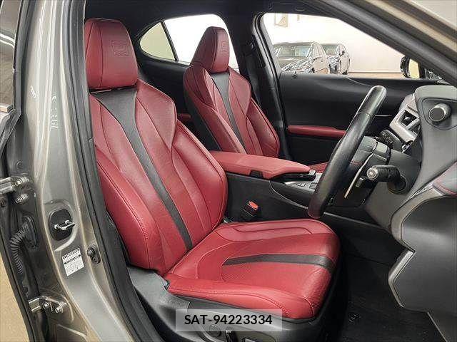 Lexus UX 2021-04 7328131-6