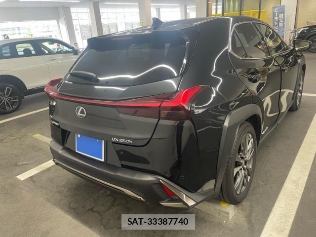 Lexus UX 2021-01 7328126-2