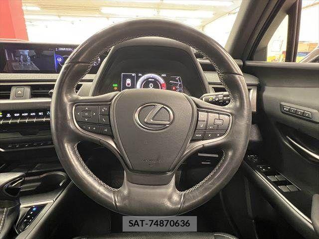 Lexus UX 2019-05 7328134-9
