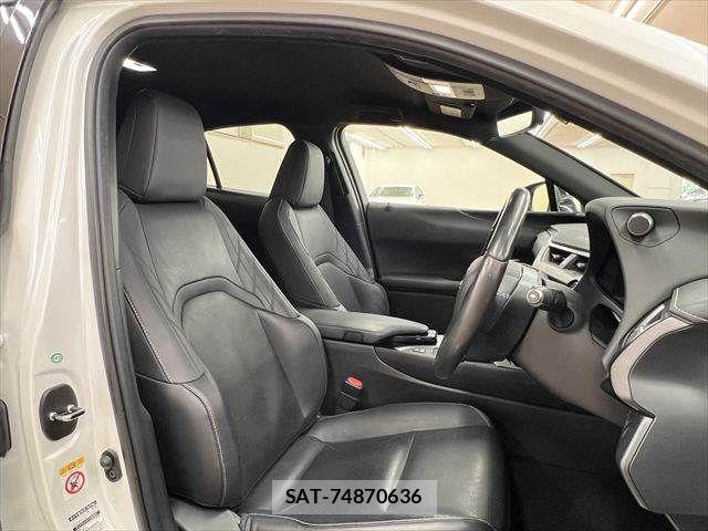 Lexus UX 2019-05 7328134-6
