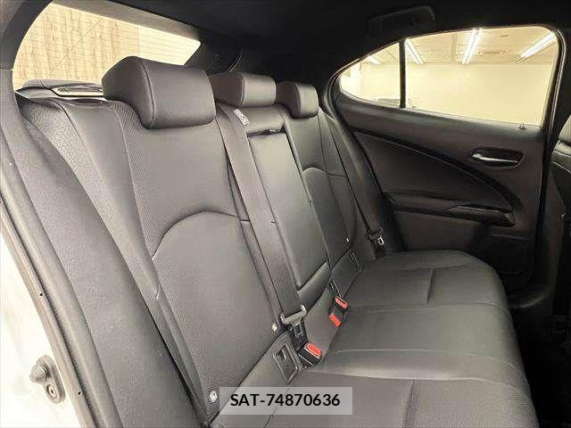 Lexus UX 2019-05 7328134-7