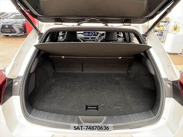 Lexus UX 2019-05 7328134-8