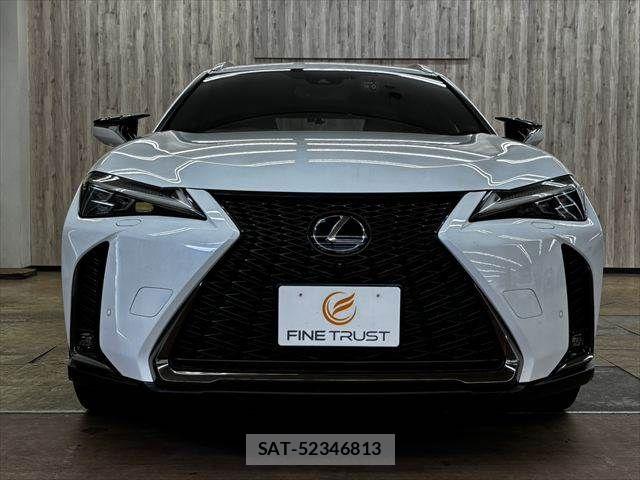 Lexus UX 2019-11 7358585-14
