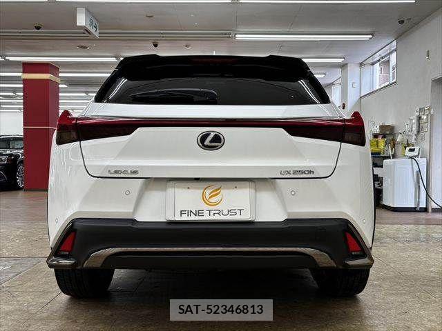 Lexus UX 2019-11 7358585-17