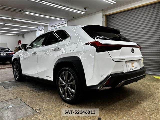 Lexus UX 2019-11 7358585-19