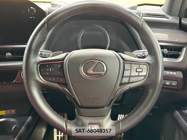 Lexus UX 2023-01 7358580-10