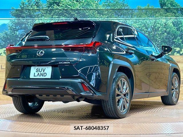 Lexus UX 2023-01 7358580-16