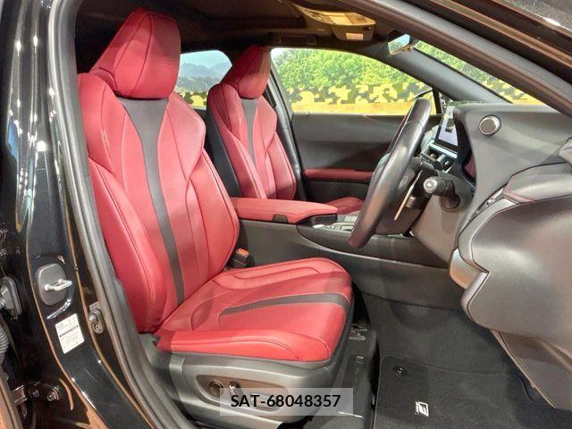 Lexus UX 2023-01 7358580-7
